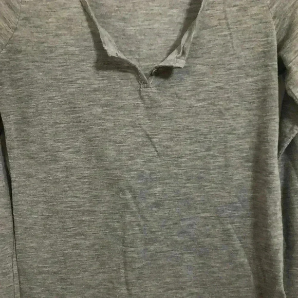 Roxy Shirt Grey Size Small Long  Sleeved - Picture 2 of 10